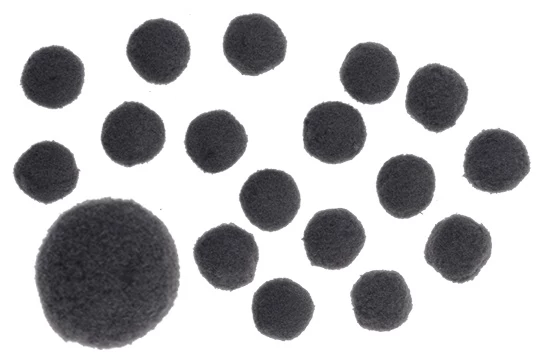 Pompon 2,5 cm , 18 db - fekete