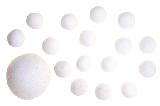 Pompon 2,5 cm , 18 db - fehér